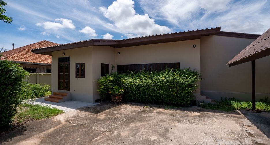 For sale 3 bedrooms house in East Pattaya, Pattaya