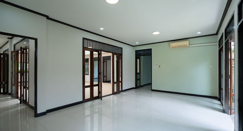 For sale 3 bedrooms house in East Pattaya, Pattaya