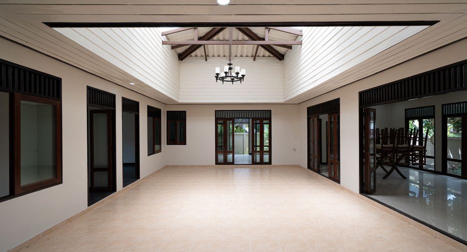For sale 3 bedrooms house in East Pattaya, Pattaya