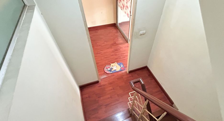 For sale 3 bedrooms townhouse in Mueang Samut Prakan, Samut Prakan