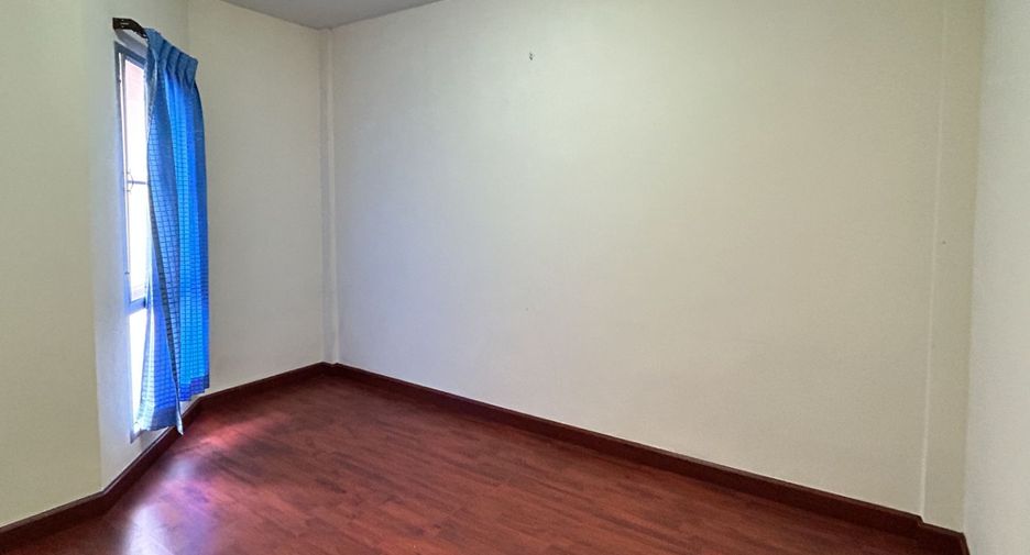 For sale 3 bedrooms townhouse in Mueang Samut Prakan, Samut Prakan