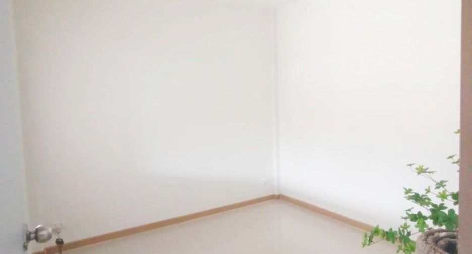 For sale 1 bed townhouse in Ban Pho, Chachoengsao