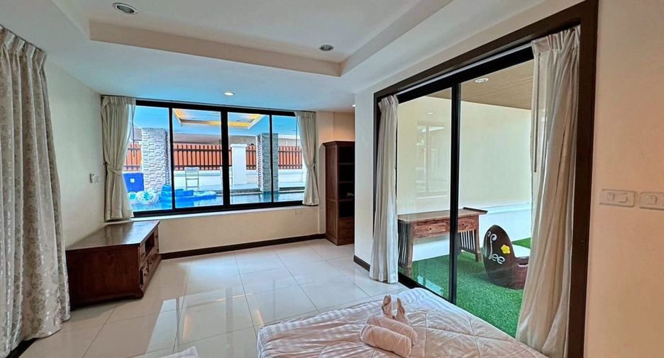 For rent 5 bedrooms villa in Central Pattaya, Pattaya