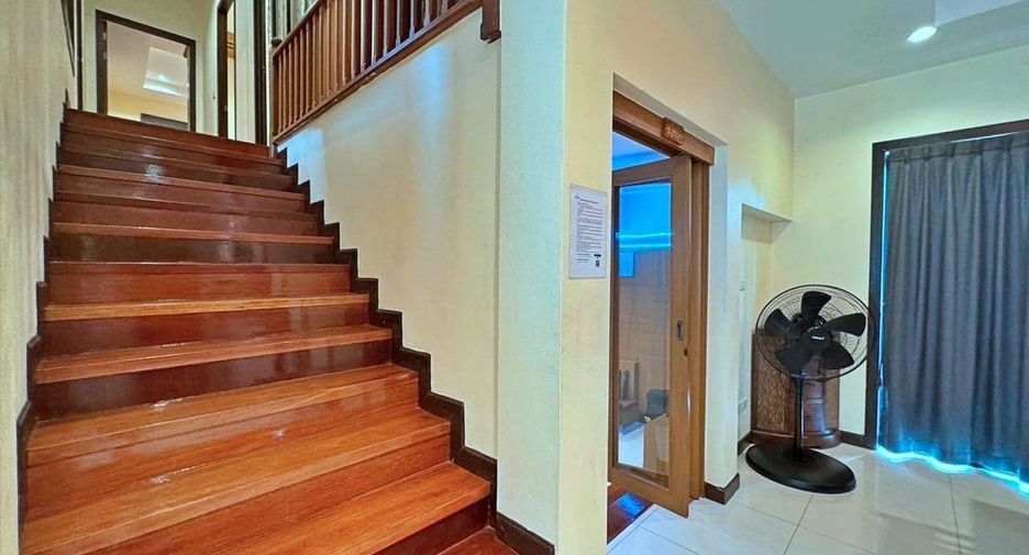 For rent 5 bedrooms villa in Central Pattaya, Pattaya