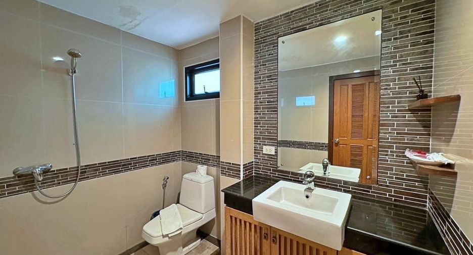 For rent 5 bedrooms villa in Central Pattaya, Pattaya