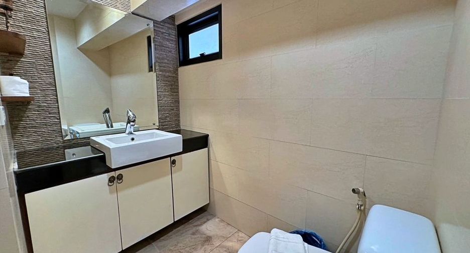 For rent 5 bedrooms villa in Central Pattaya, Pattaya