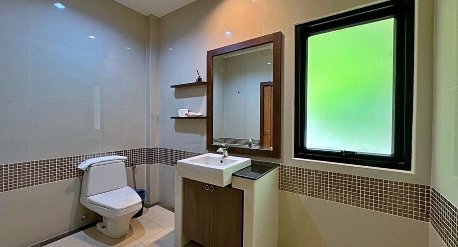 For rent 5 bedrooms villa in Central Pattaya, Pattaya
