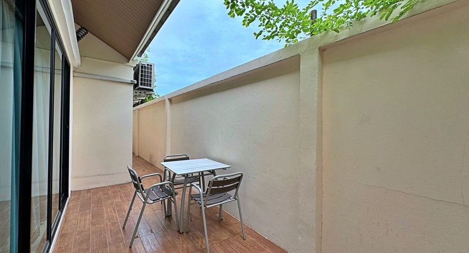 For rent 5 bedrooms villa in Central Pattaya, Pattaya