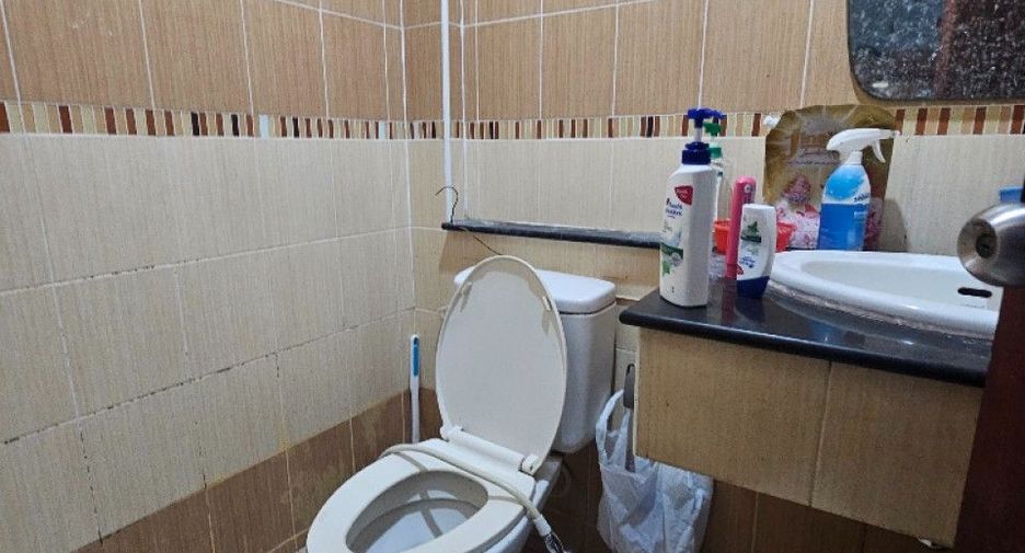出售 2 卧室 联排别墅 在 Mueang Chon Buri, Chon Buri