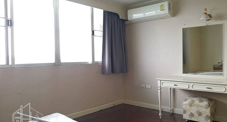 For rent 3 bedrooms condo in Watthana, Bangkok