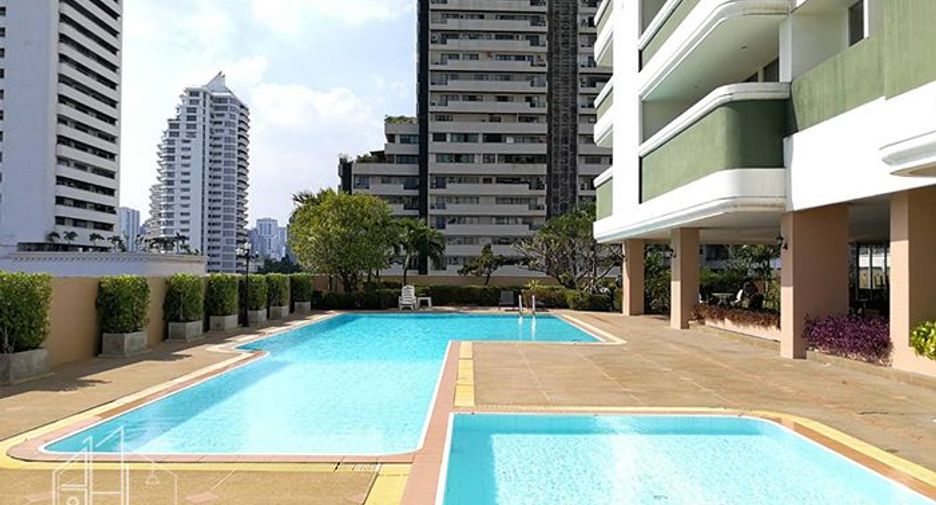 For rent 3 bedrooms condo in Watthana, Bangkok