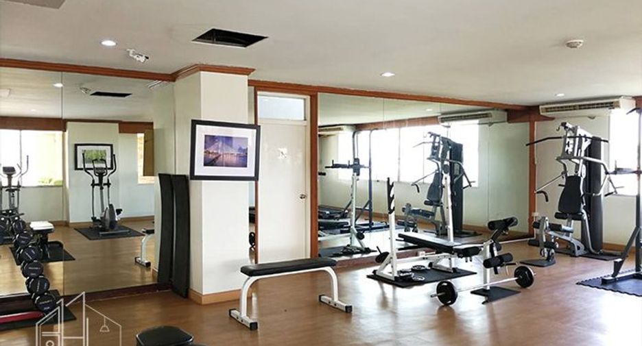 For rent 3 bedrooms condo in Watthana, Bangkok