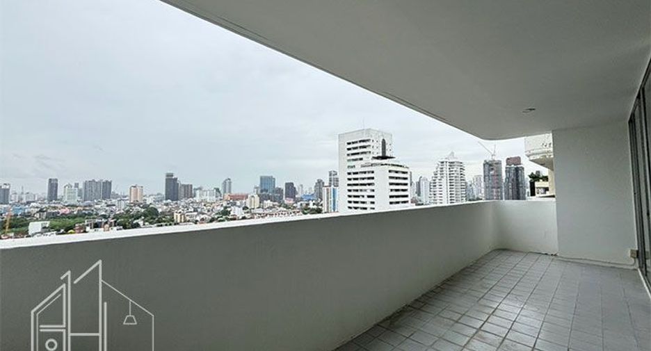 Condo en alquiler de 3 habitaciones en Watthana, Bangkok