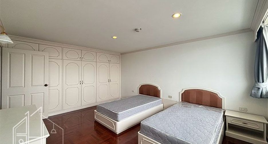 Condo en alquiler de 3 habitaciones en Watthana, Bangkok