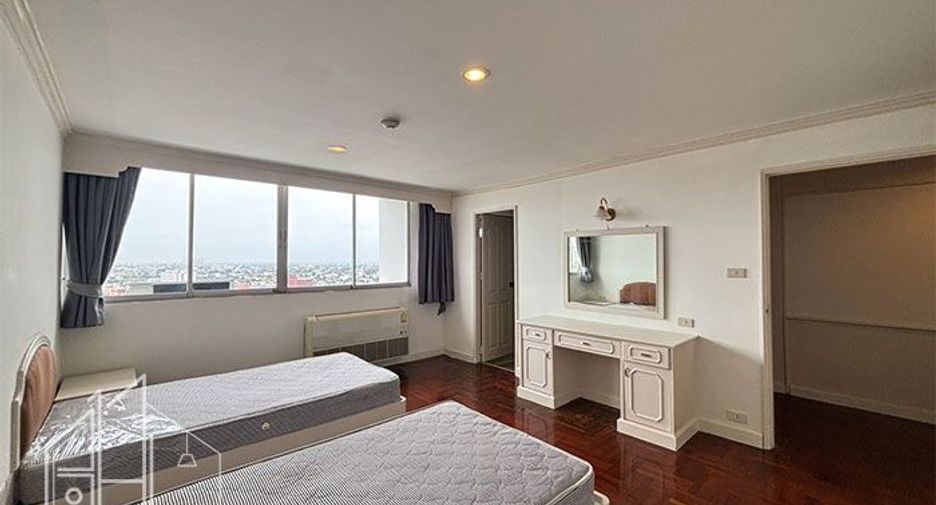 Condo en alquiler de 3 habitaciones en Watthana, Bangkok