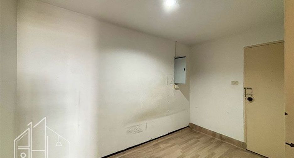 Condo en alquiler de 3 habitaciones en Watthana, Bangkok
