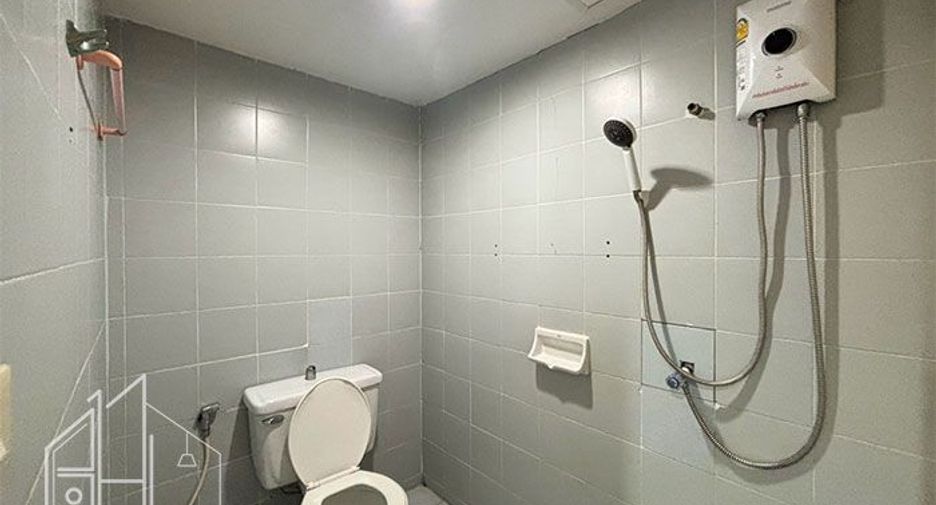 Condo en alquiler de 3 habitaciones en Watthana, Bangkok