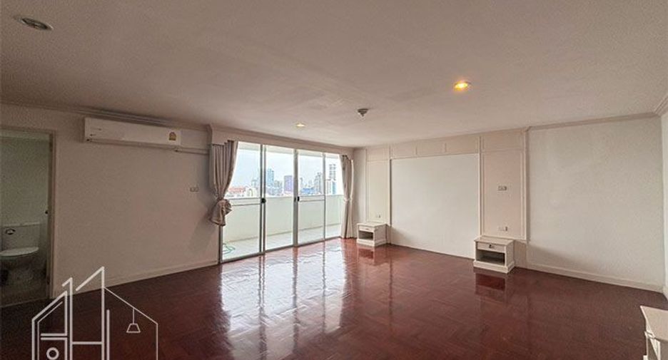 Condo en alquiler de 3 habitaciones en Watthana, Bangkok