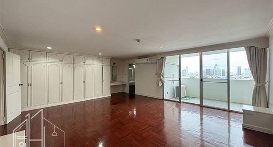 Condo en alquiler de 3 habitaciones en Watthana, Bangkok