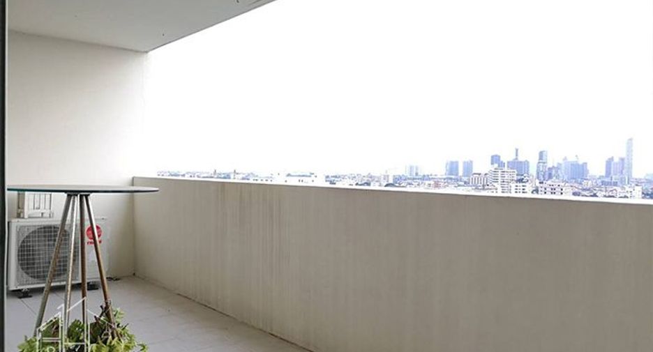 For rent 3 bedrooms apartment in Watthana, Bangkok