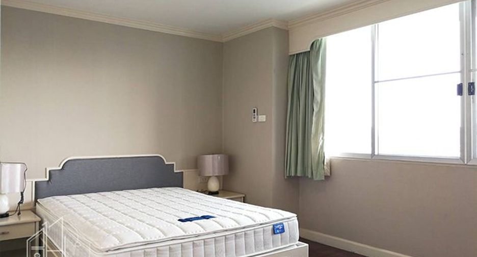 For rent 3 bedrooms apartment in Watthana, Bangkok