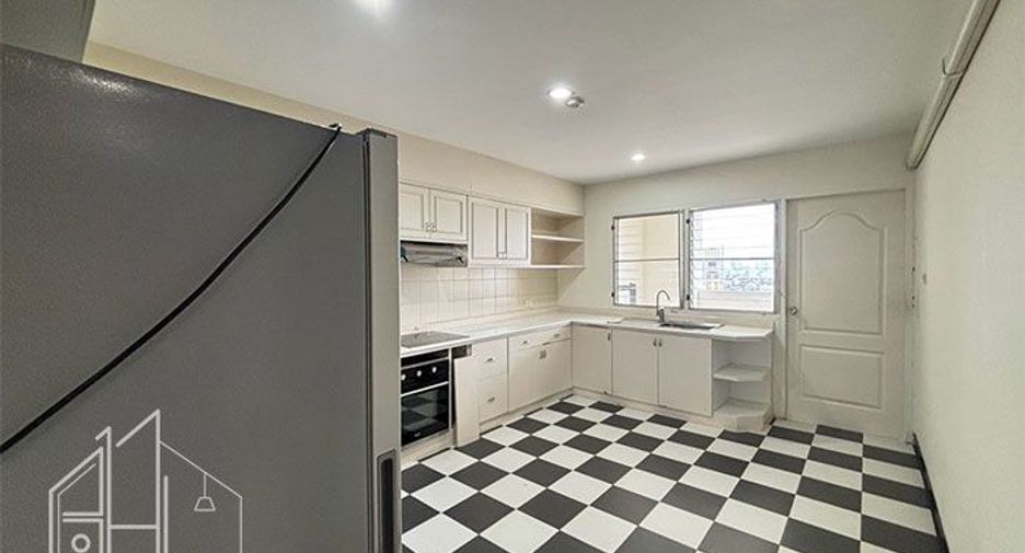 Apartamento en alquiler de 3 habitaciones en Watthana, Bangkok