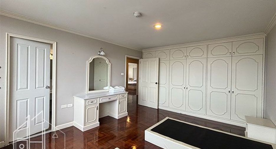 Apartamento en alquiler de 3 habitaciones en Watthana, Bangkok