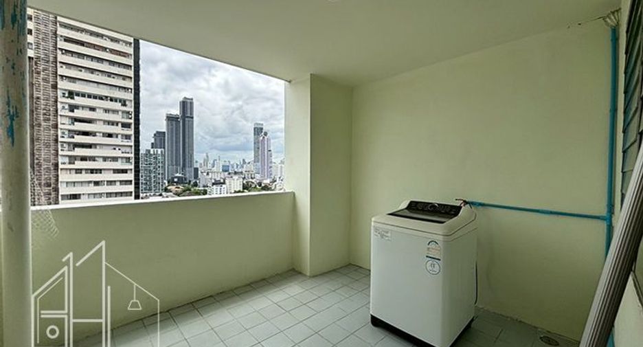 For rent 3 bedrooms condo in Watthana, Bangkok