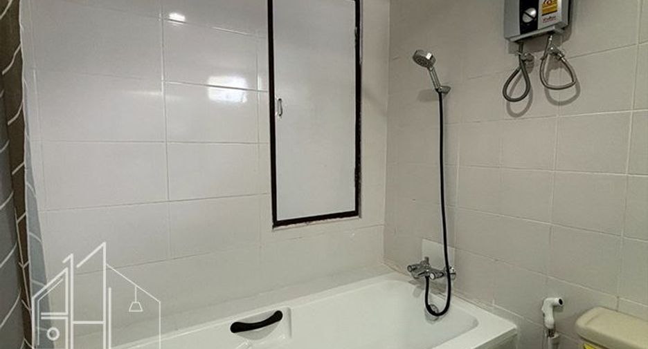 For rent 3 bedrooms condo in Watthana, Bangkok