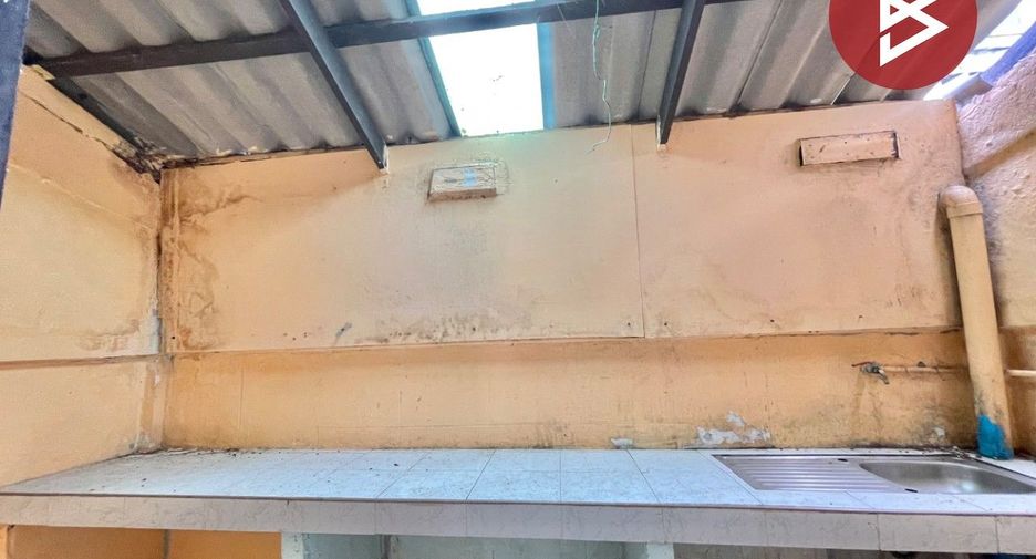 Продажа 2 спальни таунхаус в Mueang Chon Buri, Чонбури