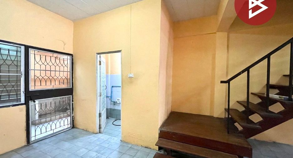 Продажа 2 спальни таунхаус в Mueang Chon Buri, Чонбури