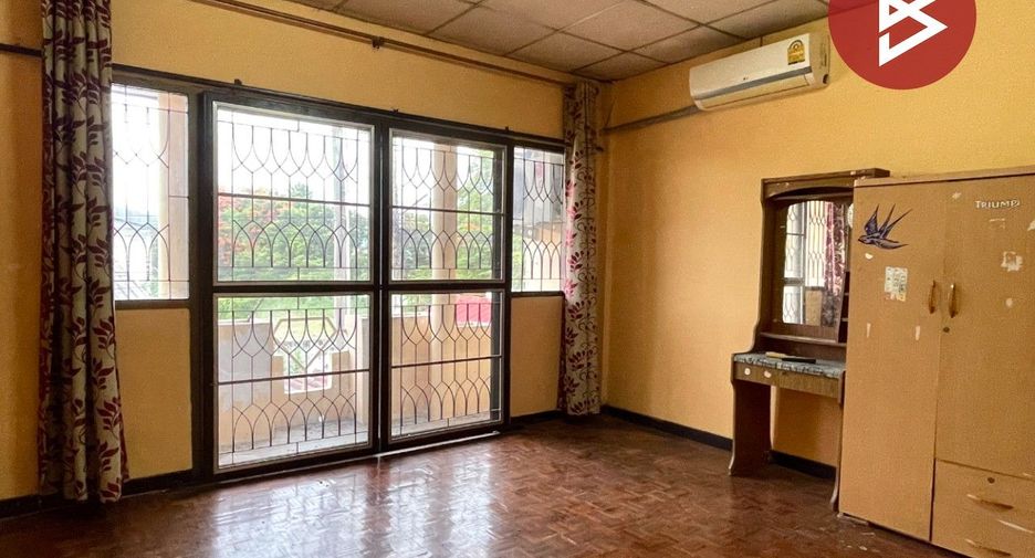 Продажа 2 спальни таунхаус в Mueang Chon Buri, Чонбури