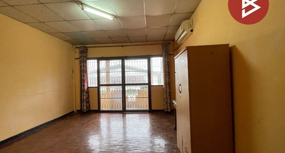 Продажа 2 спальни таунхаус в Mueang Chon Buri, Чонбури