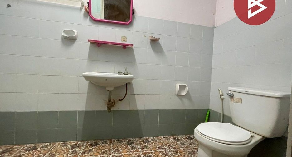 Продажа 2 спальни таунхаус в Mueang Chon Buri, Чонбури