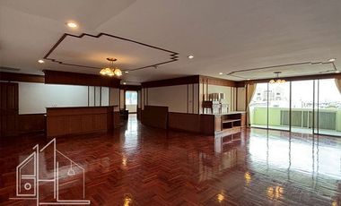 For rent 3 bedrooms apartment in Watthana, Bangkok
