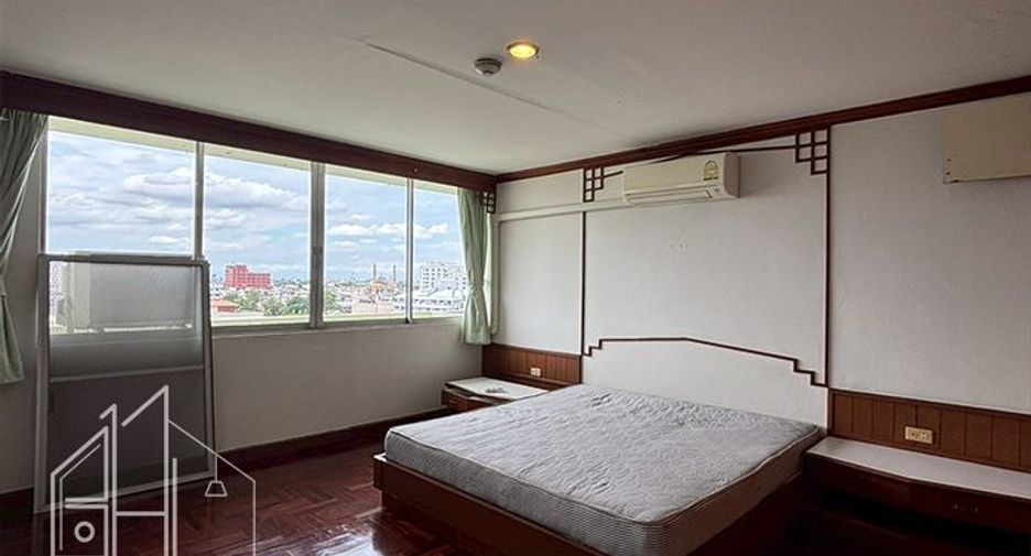 For rent 3 bedrooms apartment in Watthana, Bangkok