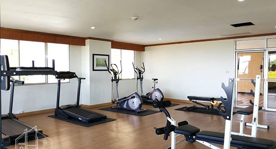 For rent 3 bedrooms apartment in Watthana, Bangkok