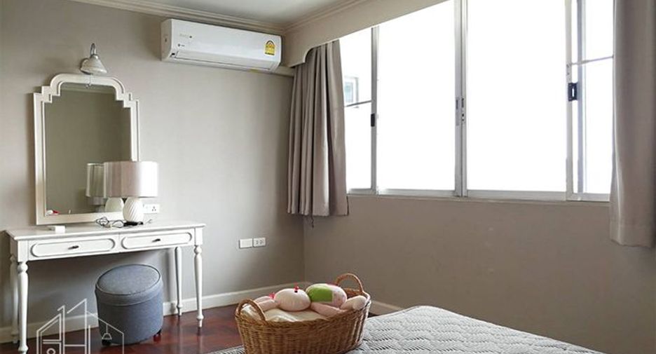 For rent 3 bedrooms apartment in Watthana, Bangkok