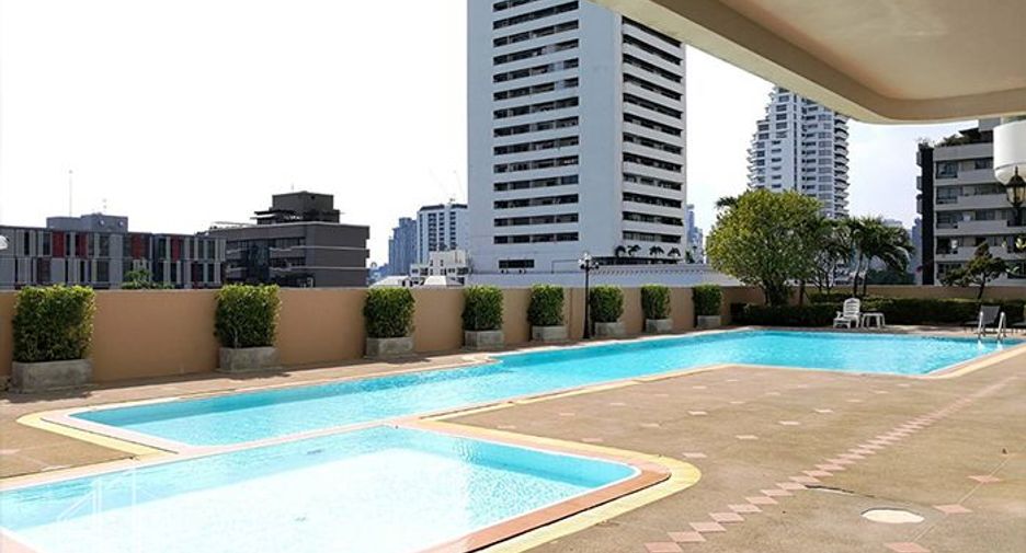 For rent 3 bedrooms apartment in Watthana, Bangkok