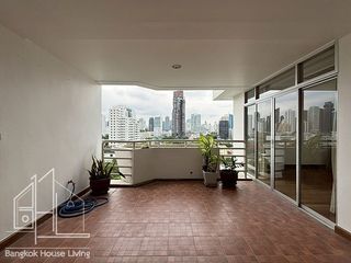 For rent 3 bedrooms condo in Watthana, Bangkok
