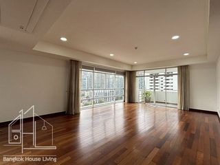 For rent 3 bedrooms condo in Watthana, Bangkok