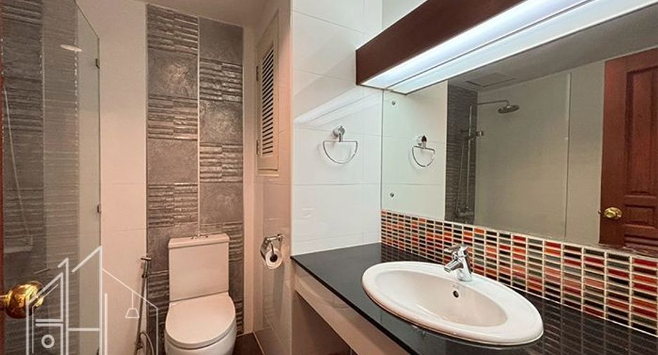For rent 3 bedrooms condo in Watthana, Bangkok