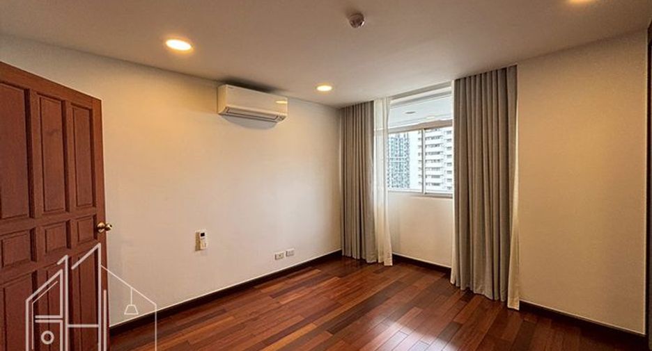 For rent 3 bedrooms condo in Watthana, Bangkok