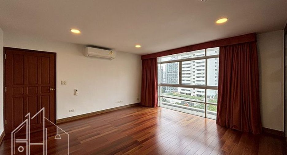 For rent 3 bedrooms condo in Watthana, Bangkok