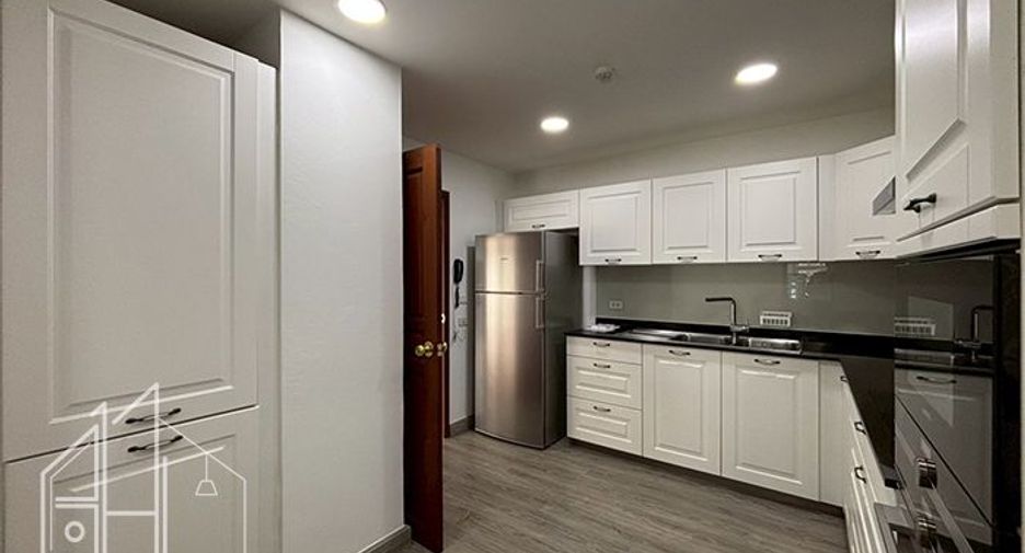 For rent 3 bedrooms condo in Watthana, Bangkok