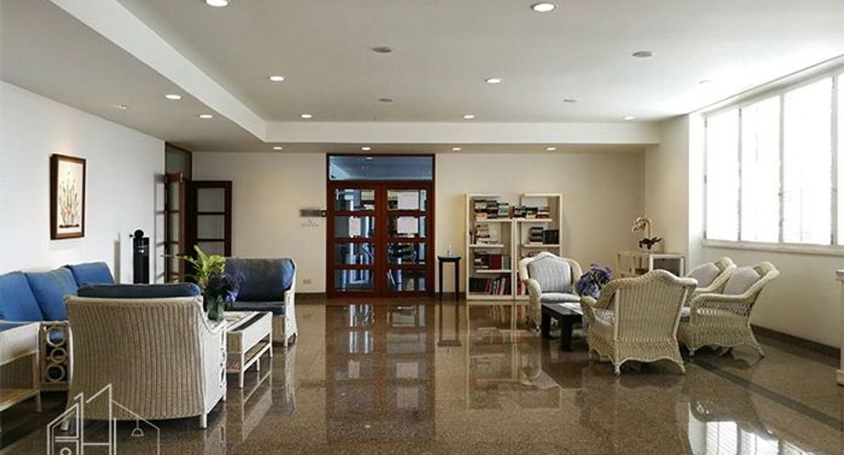 For rent 3 bedrooms condo in Watthana, Bangkok