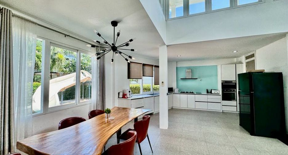 For rent and for sale 4 bedrooms house in Sattahip, Chonburi