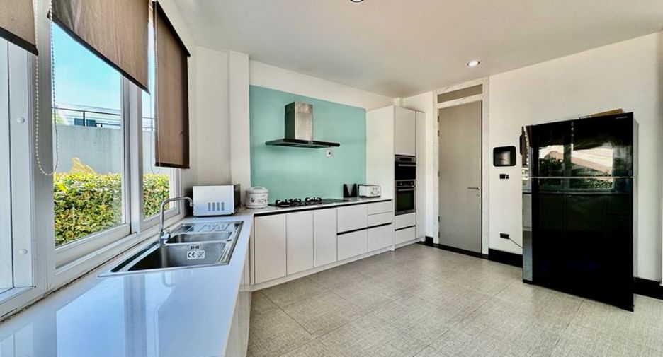 For rent and for sale 4 bedrooms house in Sattahip, Chonburi
