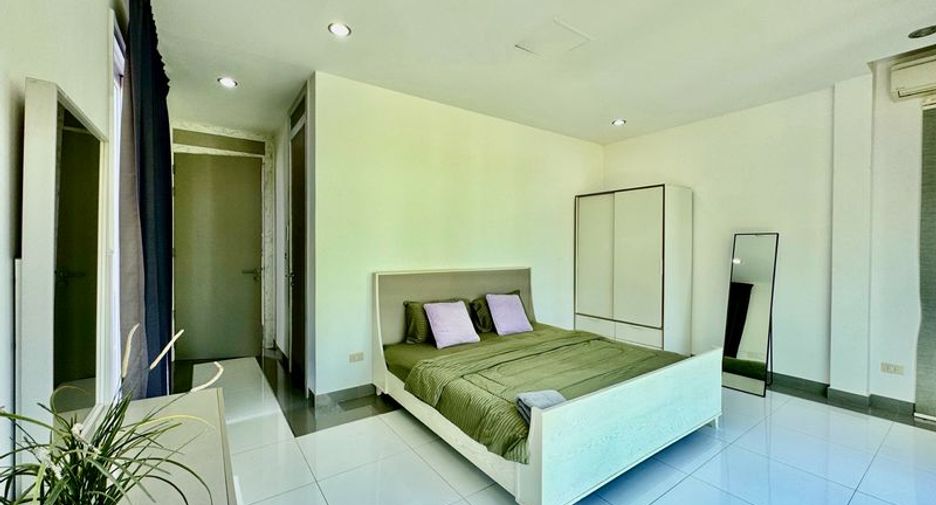 For rent and for sale 4 bedrooms house in Sattahip, Chonburi