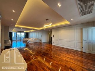 For rent 4 bedrooms condo in Watthana, Bangkok